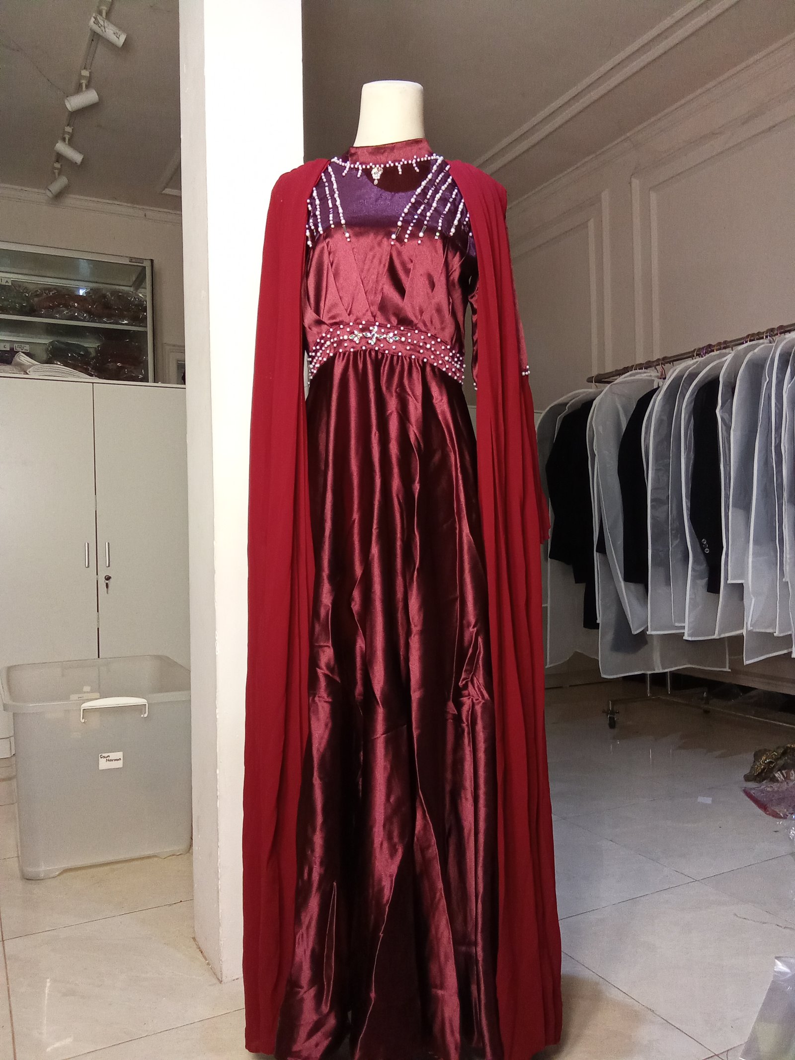 Burgundi dress