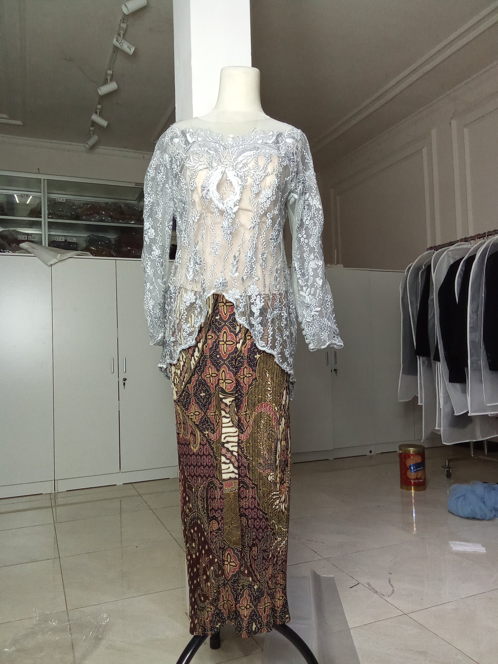 Kebaya penerima tamu